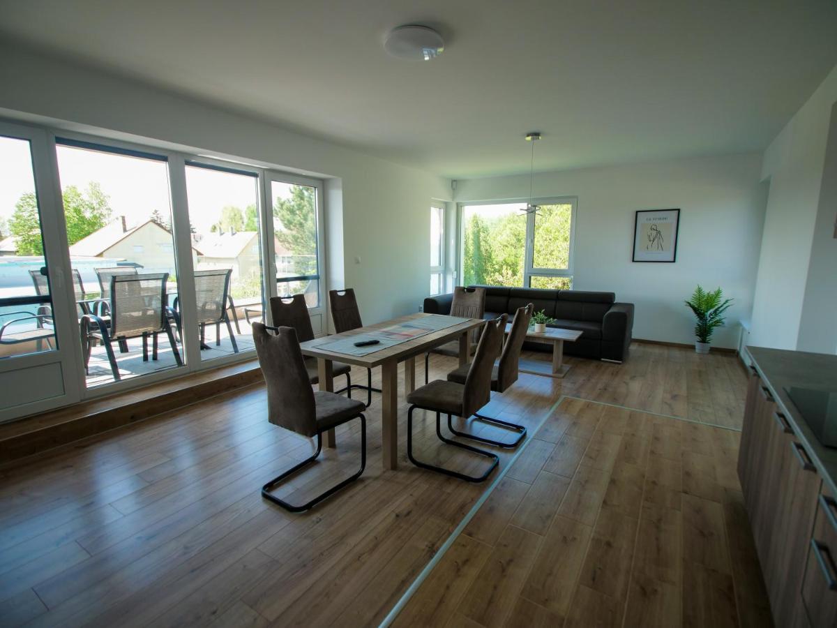 Zea Apartmanhaz Apartamento Balatonfenyves Exterior foto