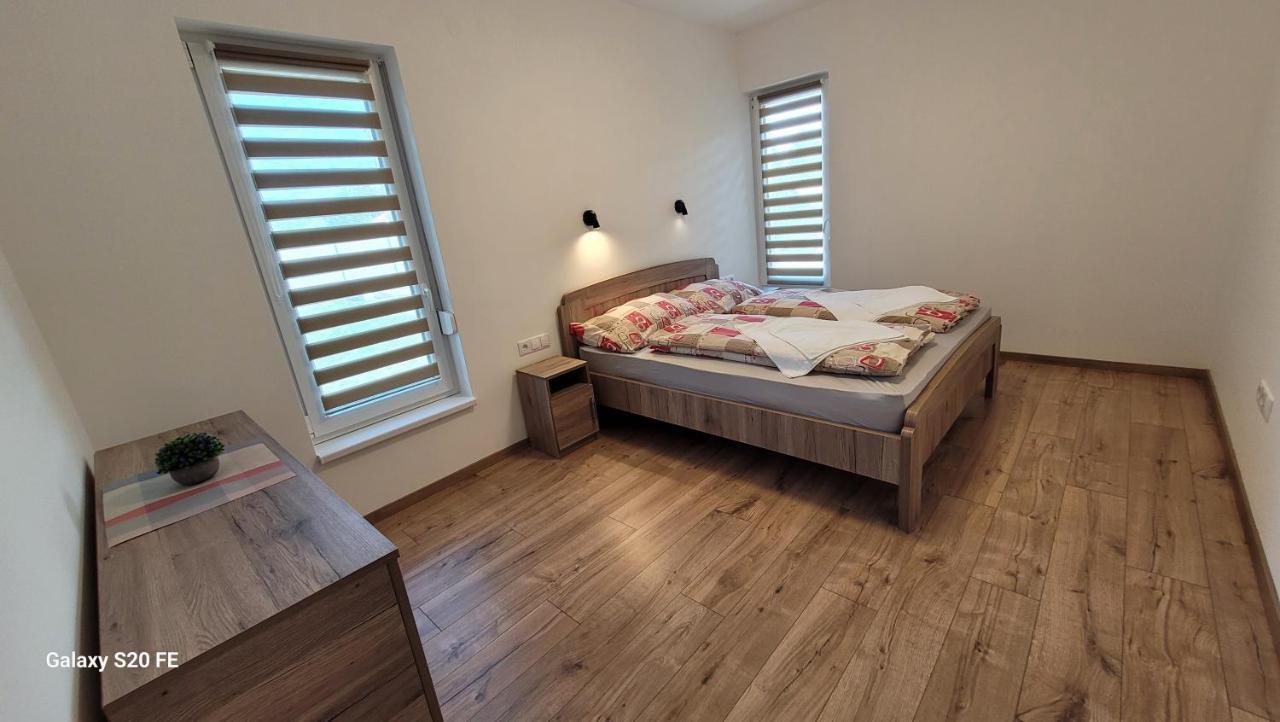 Zea Apartmanhaz Apartamento Balatonfenyves Exterior foto
