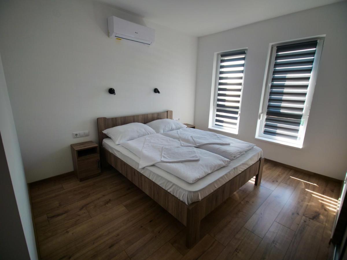 Zea Apartmanhaz Apartamento Balatonfenyves Exterior foto