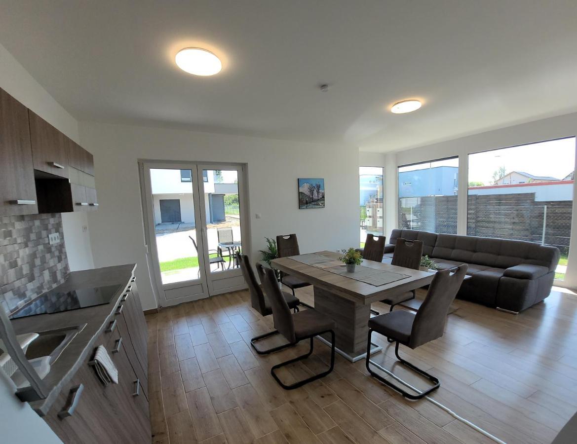Zea Apartmanhaz Apartamento Balatonfenyves Exterior foto