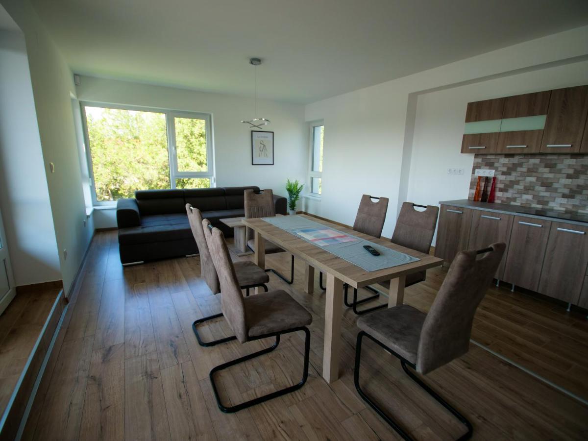 Zea Apartmanhaz Apartamento Balatonfenyves Exterior foto