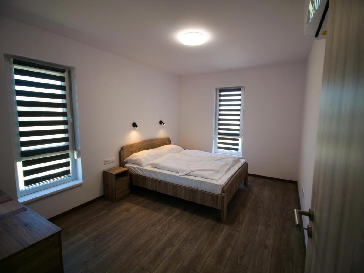 Zea Apartmanhaz Apartamento Balatonfenyves Exterior foto