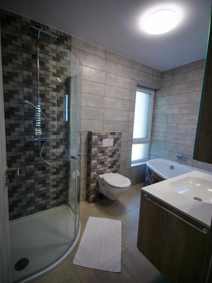 Zea Apartmanhaz Apartamento Balatonfenyves Exterior foto