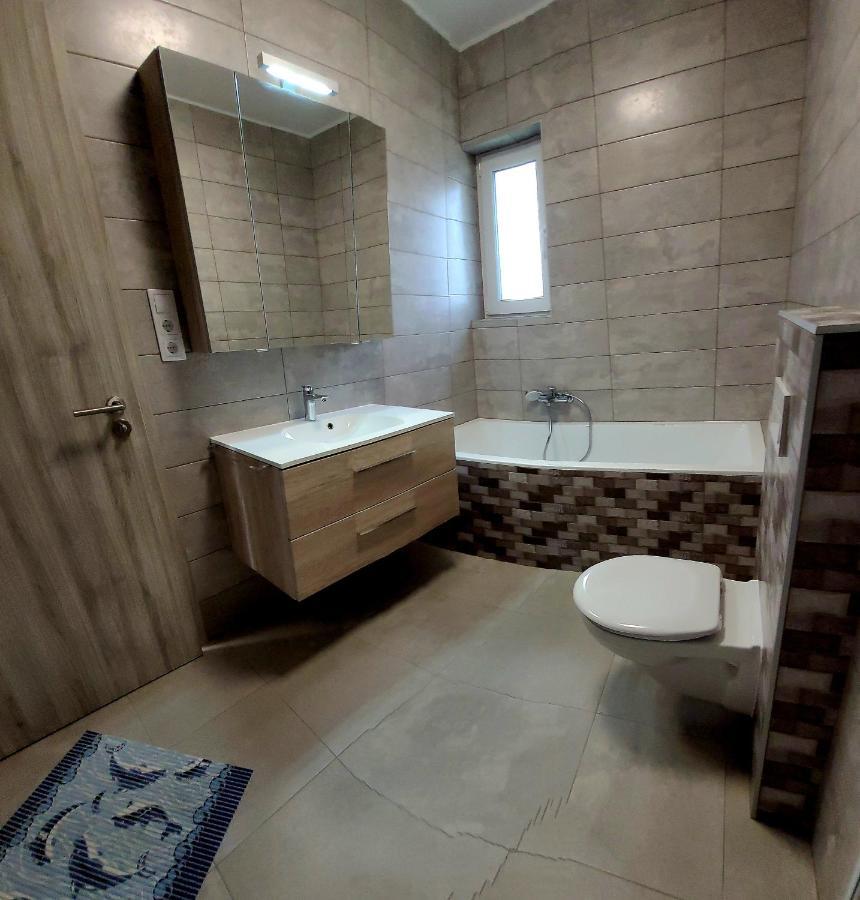Zea Apartmanhaz Apartamento Balatonfenyves Exterior foto