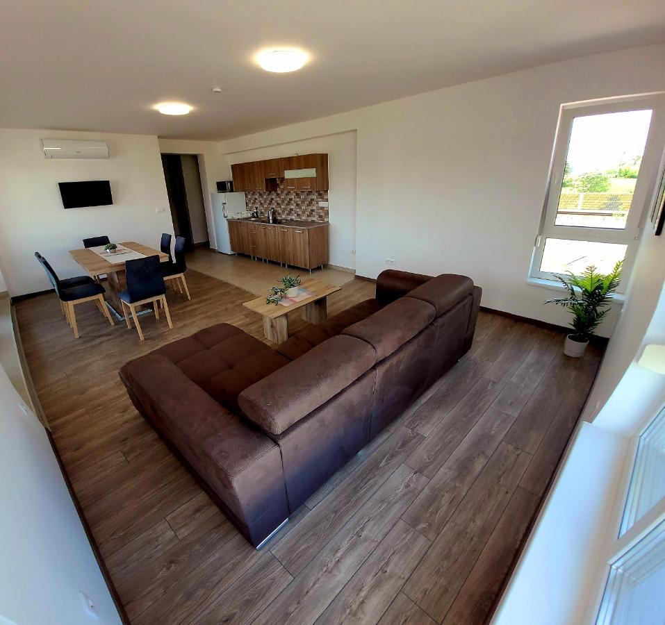 Zea Apartmanhaz Apartamento Balatonfenyves Exterior foto