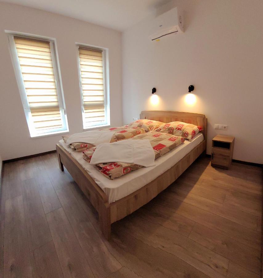 Zea Apartmanhaz Apartamento Balatonfenyves Exterior foto
