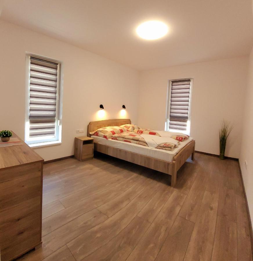 Zea Apartmanhaz Apartamento Balatonfenyves Exterior foto
