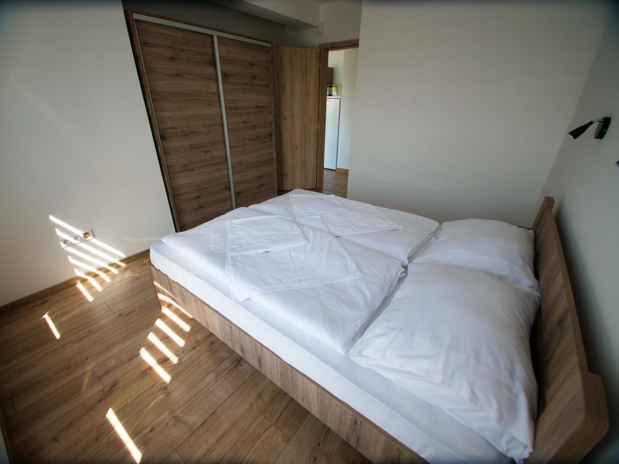 Zea Apartmanhaz Apartamento Balatonfenyves Exterior foto