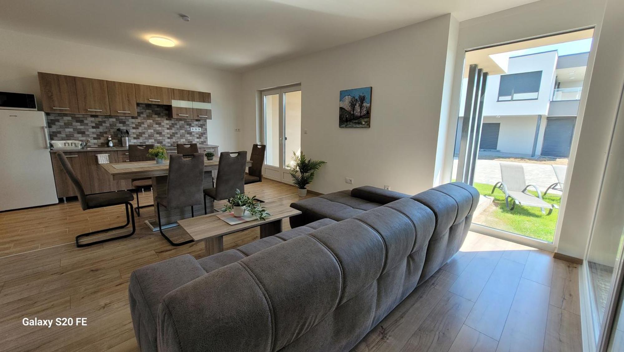 Zea Apartmanhaz Apartamento Balatonfenyves Exterior foto